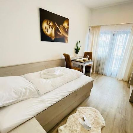 Fewo 20 - Appartement Im Rottalblick - Youngmodern Wohnen Mit Bademantelgang Zur Therme, Tv, Balkon Und Persoenlichem Gaesteempfang Von Astarte Estate Bad Griesbach  Exterior photo
